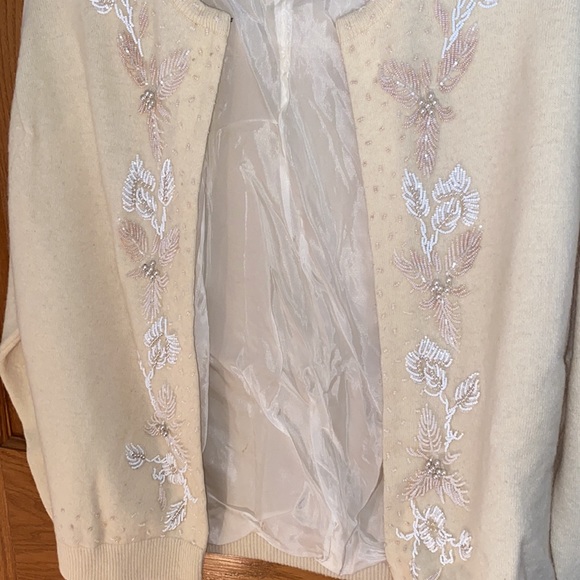 Vintage beaded sweater - Picture 2 of 5